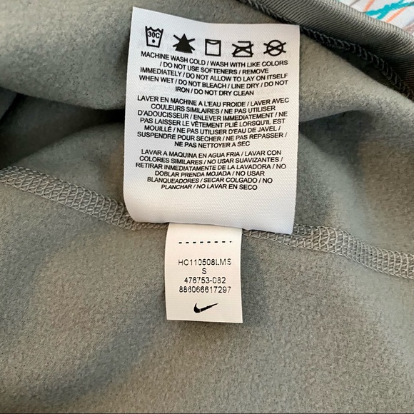 Nike Quarter Zip - Picture 4 of 4